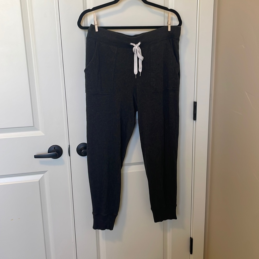 Aerie grey sweatpants.